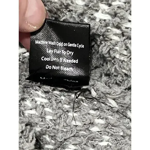 POL Relaxed Gray & White Star Patterned Sherpa Knit Sweater Soft Size M - Picture 11 of 11